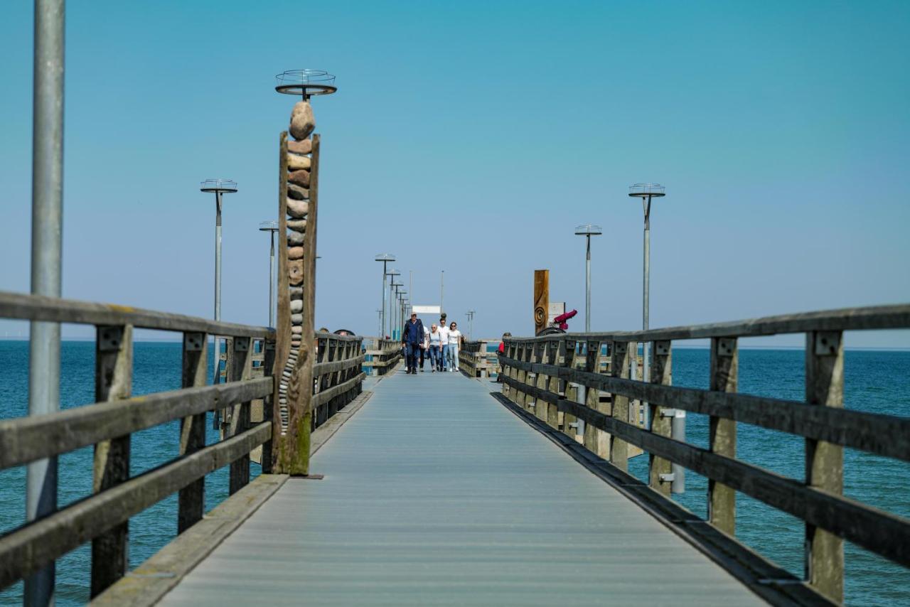 Ferienwohnungen Meerfarbig Ostseeheilbad Zingst Exterior foto